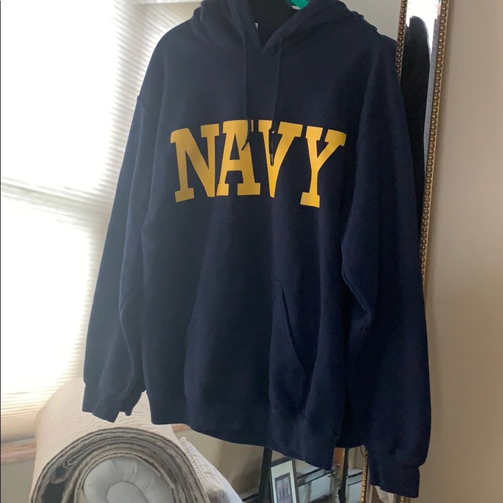 NAVY SWEATSHIRT